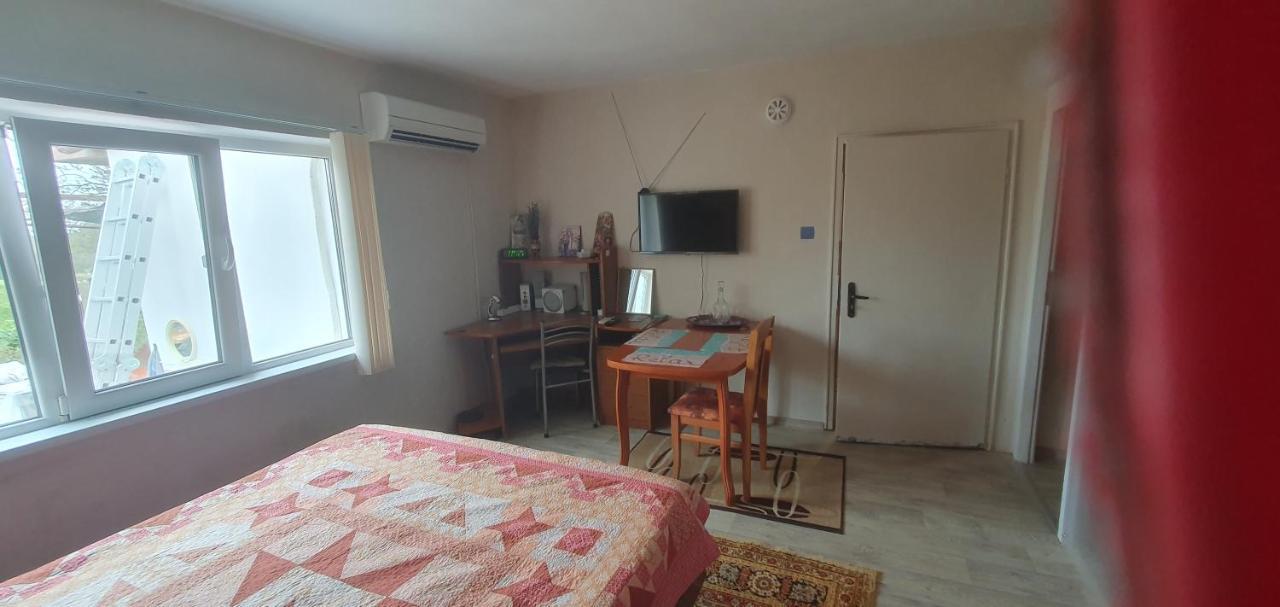 Стая За Гости "Ирина" Balchik Luaran gambar